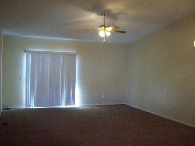 10553 Pine Glen Ave in Las Vegas, NV - Building Photo - Building Photo