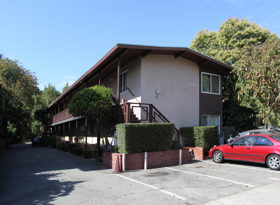 131 Kent Ave in Greenbrae, CA - Building Photo