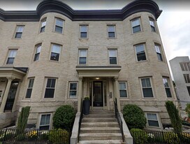 43 Kent St, Unit 3B in Brookline, MA - Building Photo