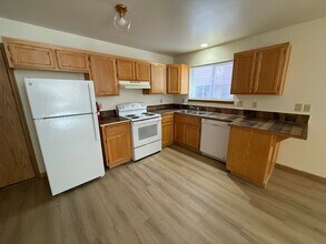 1225 NW Stannium Rd in Bend, OR - Building Photo - Building Photo