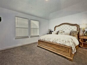 1326 Bison View Ln in Sealy, TX - Foto de edificio - Building Photo