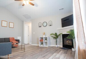 2503 East St in Winterville, NC - Building Photo