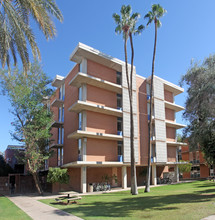 Hayden Hall in Tempe, AZ - Foto de edificio - Building Photo