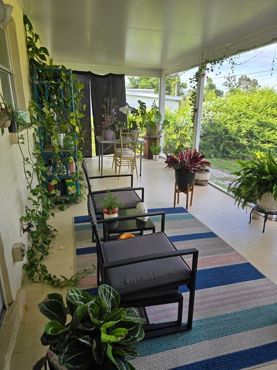 185 Golf Club Lane, Unit 185 Golf Club LN in Venice, FL - Building Photo