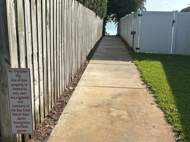 190 Sea Crest Dr in Melbourne Beach, FL - Building Photo - Building Photo