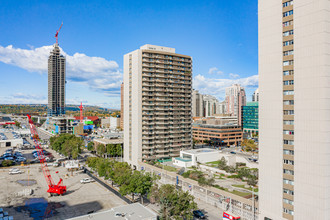 Continental Towers West in Calgary, AB - Building Photo - Building Photo