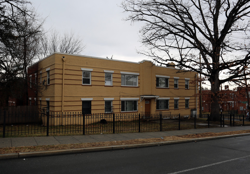 4651 Hillside Rd SE in Washington, DC - Building Photo