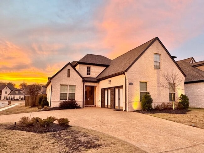 property at 565 Holden Dr