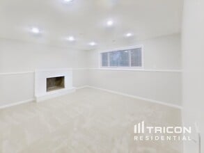 6421 Limerick Dr in Edina, MN - Building Photo - Building Photo