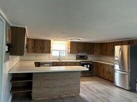 11 Cote Cir in Raymond, NH - Building Photo
