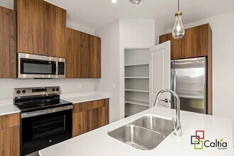 3317 Duke Ave, Unit 1 in McAllen, TX - Foto de edificio - Building Photo