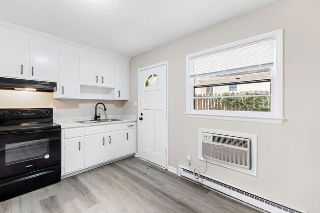 106 Fidelity/109 W Poplar in Carrboro, NC - Building Photo - Building Photo