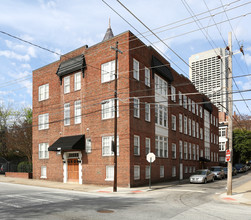 690 Piedmont Ave NE in Atlanta, GA - Foto de edificio - Building Photo