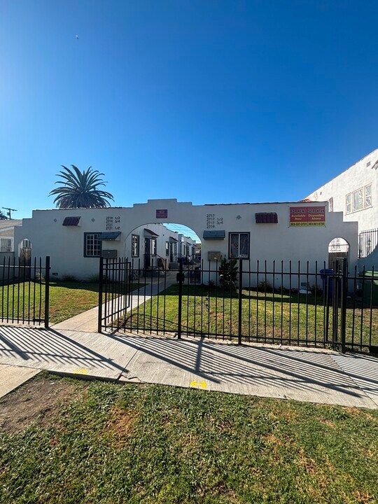 2721 1/2 S Sycamore Ave in Los Angeles, CA - Foto de edificio