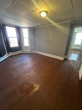 77 North St, Unit 1st in New Bedford, MA - Foto de edificio - Building Photo