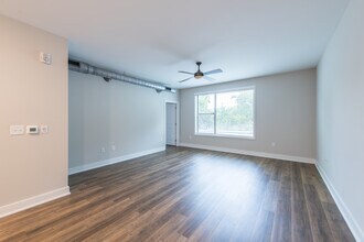 140 Jennings Ave, Unit 204 in Knoxville, TN - Building Photo - Building Photo