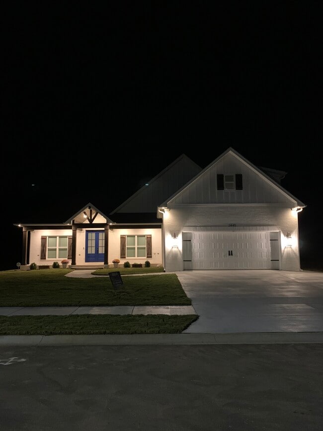 2445 Lilac Dr in Conway, AR - Building Photo - Building Photo