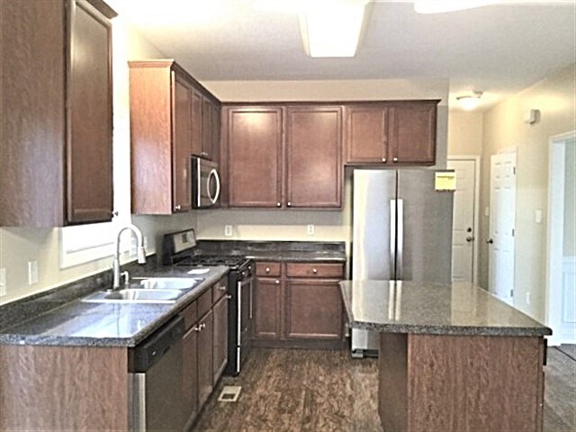 5721 Rhyne Cove Ln in Knoxville, TN - Building Photo - Building Photo