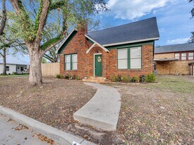 414 N Avenue C in Humble, TX - Building Photo