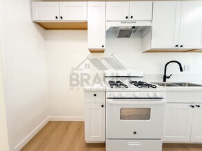 7339 Woodman Ave in Los Angeles, CA - Building Photo - Building Photo