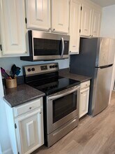 828 N El Camino Real, Unit 8 in San Mateo, CA - Building Photo - Building Photo