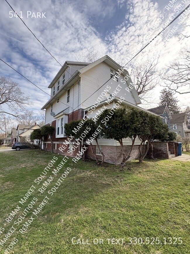 497 Middlebury Rd in Kent, OH - Building Photo - Building Photo