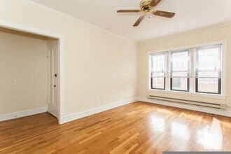 622 W Cornelia Ave in Chicago, IL - Foto de edificio - Building Photo