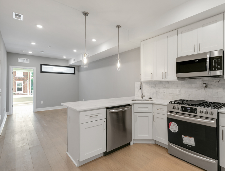 2631 Cecil B. Moore Ave in Philadelphia, PA - Building Photo