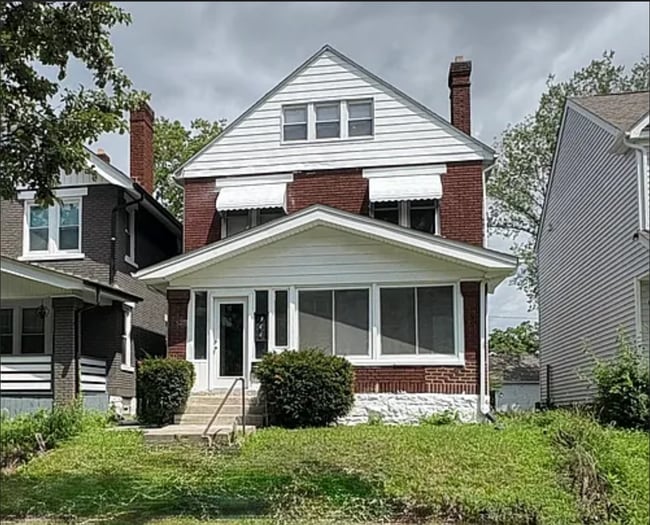 property at 944 S Ohio Ave
