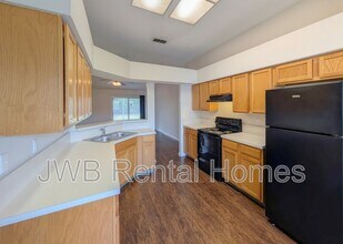 8564 Mayall Dr in Jacksonville, FL - Building Photo - Building Photo