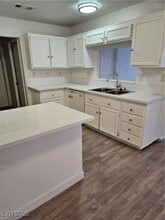 6929 Oyster Shell Dr in Las Vegas, NV - Building Photo - Building Photo