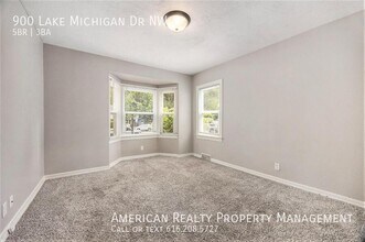 900 Lake Michigan Dr NW in Grand Rapids, MI - Building Photo - Building Photo