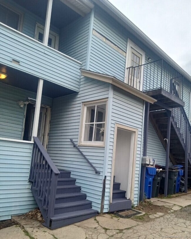 90 E Elm St in Torrington, CT - Building Photo - Building Photo