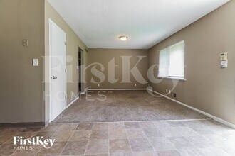 5111 NE 46th Terrace in Kansas City, MO - Building Photo - Building Photo
