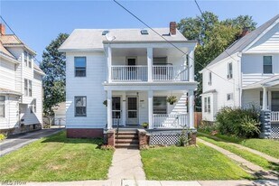 1303 Lakeland Ave in Lakewood, OH - Building Photo