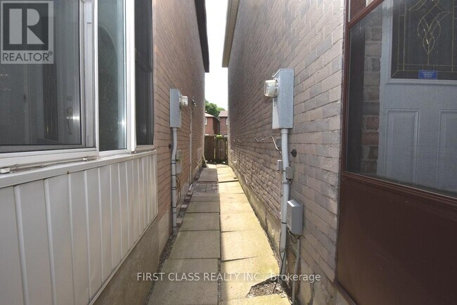 3 Halder Crescent in Markham, ON - Building Photo - Building Photo