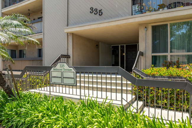 335 N Adams St in Glendale, CA - Foto de edificio - Building Photo