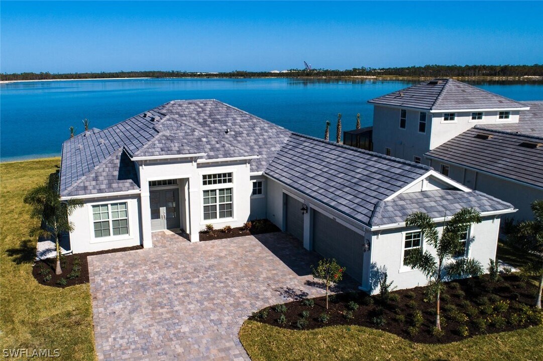 15050 Blue Bay Cir in Miromar Lakes, FL - Building Photo