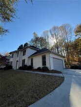 5868 Valine Way in Sugar Hill, GA - Building Photo - Building Photo
