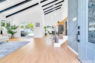 6847 Niumalu Loop in Honolulu, HI - Building Photo - Building Photo