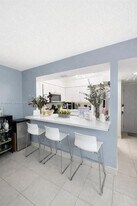 8460 SW 154th Circle Ct, Unit 121 in Miami, FL - Building Photo