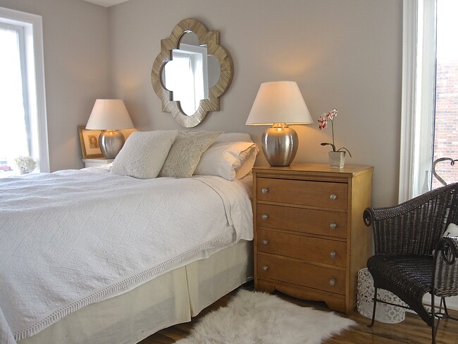 property at 899 Lakeshore Rd E