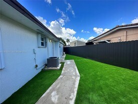 17100 NW 77th Ct in Hialeah, FL - Building Photo
