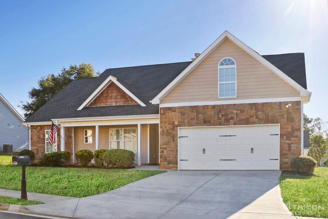 365 McGiboney Ln in Covington, GA - Building Photo