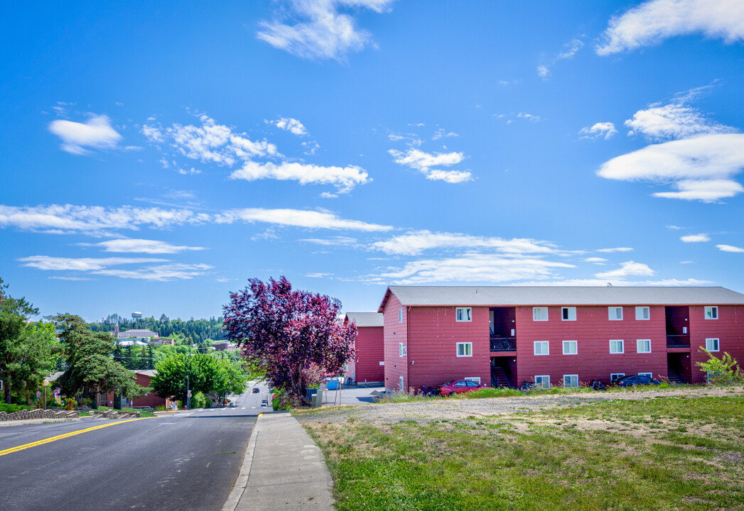 The Crimson Meadows in Moscow, ID - Building Photo