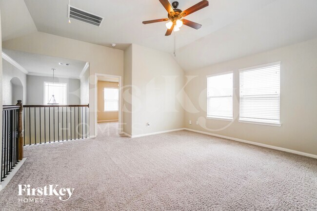 12453 Hackberry Dr in Willis, TX - Foto de edificio - Building Photo