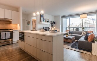 2359 N Lincoln Ave in Chicago, IL - Building Photo