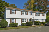 Perry Street Apartments in Danvers, MA - Foto de edificio - Building Photo