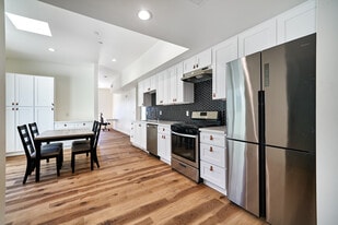 2600 S Catalina St in Los Angeles, CA - Building Photo