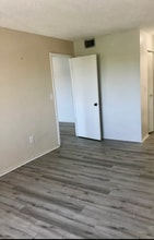 7820 Camino Real, Unit J-419 in Miami, FL - Building Photo - Building Photo
